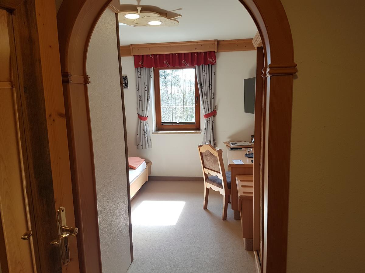 Hotel Und Restaurant Koehlerhuette - Fuerstenbrunn Gruenhain-Beierfeld Екстер'єр фото